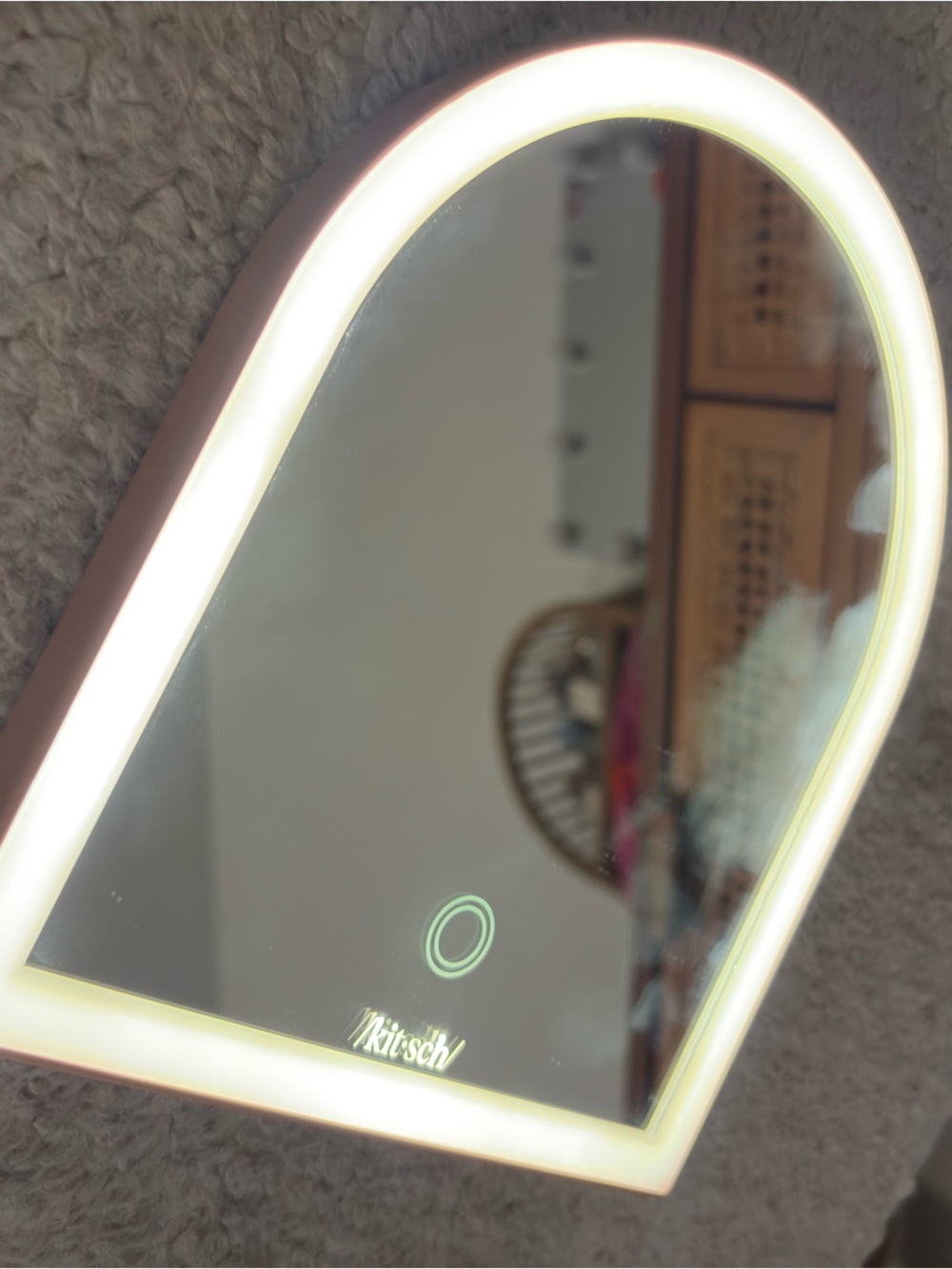 Kitsch light up mirror